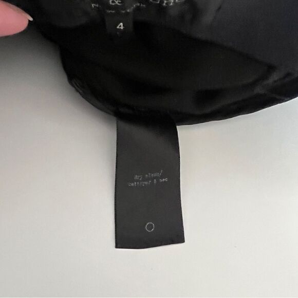 Rag & Bone Polly black side zip ankle pants size 4 Pin-tucked Center Seams - Picture 14 of 16